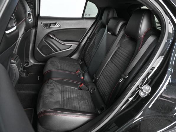 Mercedes-Benz GLA I (X156) Рестайлинг с пробегом 2018 года, цена 2 669 000 рублей, 97780 км, внедорожник, Автокод Объявления
