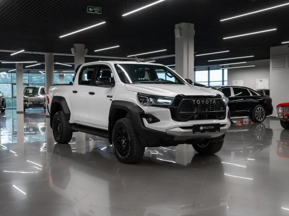 Toyota Hilux VIII Рестайлинг 2 с пробегом 2025 года, цена 7 750 000 рублей, 27 км, пикап, Автокод Объявления