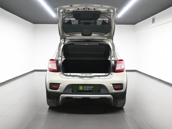 Renault Sandero II с пробегом 2017 года, цена 995 000 рублей, 123452 км, хэтчбек, Автокод Объявления