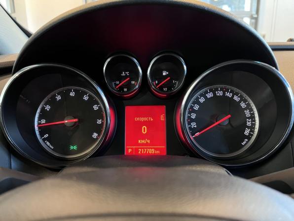 Opel Astra J Рестайлинг с пробегом 2013 года, цена 635 000 рублей, 217706 км, хэтчбек, Автокод Объявления