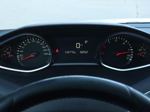 Peugeot 308 II Рестайлинг с пробегом 2018 года, цена 1 260 000 рублей, 143800 км, универсал, Автокод Объявления