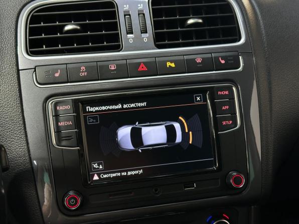Volkswagen Polo V Рестайлинг с пробегом 2019 года, цена 1 070 000 рублей, 199700 км, седан, Автокод Объявления