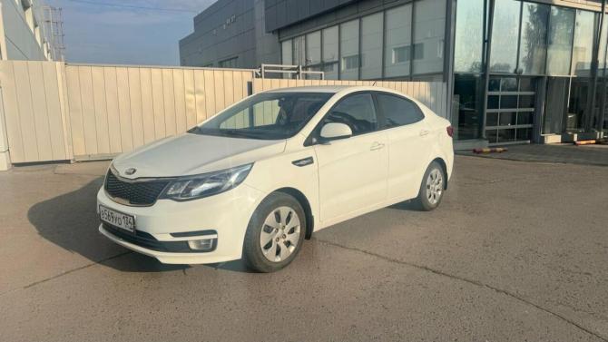 Kia Rio III Рестайлинг с пробегом 2017 года, цена 979 000 рублей, 134626 км, седан, Автокод Объявления