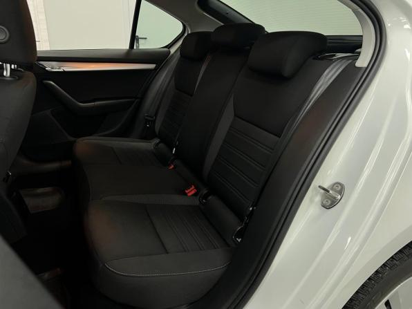 Skoda Octavia III (A7) Рестайлинг с пробегом 2020 года, цена 1 990 000 рублей, 65000 км, лифтбек, Автокод Объявления