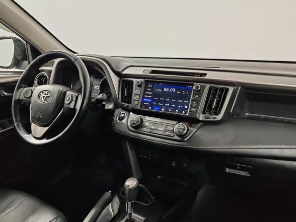 Toyota RAV4 IV (XA40) Рестайлинг с пробегом 2017 года, цена 2 375 000 рублей, 202694 км, внедорожник, Автокод Объявления