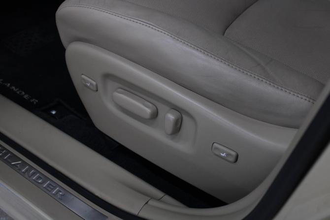 Toyota Highlander II (XU40) Рестайлинг с пробегом 2011 года, цена 1 948 000 рублей, 192727 км, внедорожник, Автокод Объявления