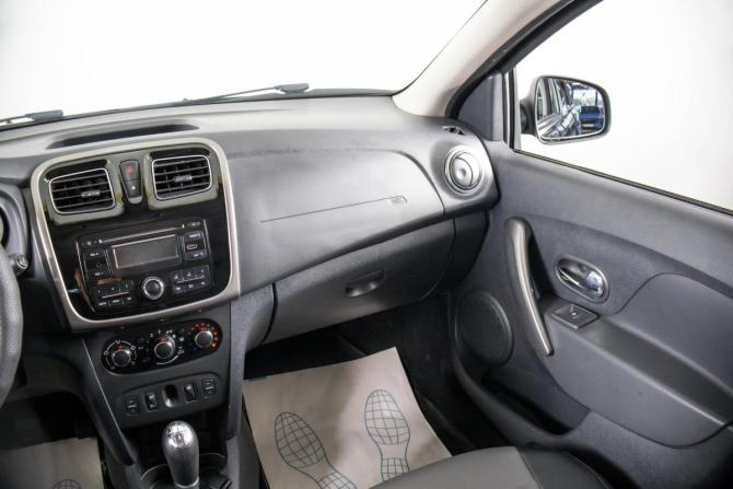 Renault Logan II с пробегом 2016 года, цена 819 000 рублей, 100730 км, седан, Автокод Объявления