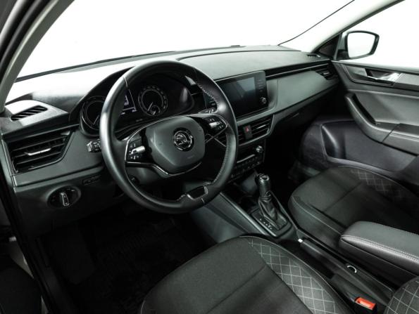 Skoda Rapid II с пробегом 2021 года, цена 2 100 000 рублей, 7463 км, лифтбек, Автокод Объявления