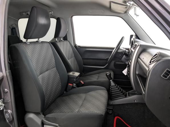 Suzuki Jimny III Рестайлинг 2 с пробегом 2018 года, цена 1 700 000 рублей, 102517 км, внедорожник, Автокод Объявления