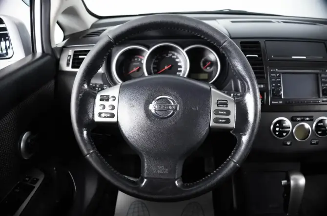 Nissan Tiida I Рестайлинг с пробегом 2013 года, цена 699 000 рублей, 285456 км, хэтчбек, Автокод Объявления