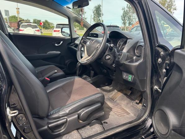 Honda Fit II с пробегом 2013 года, цена 820 000 рублей, 78657 км, хэтчбек, Автокод Объявления