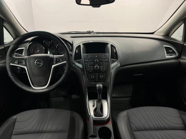 Opel Astra J Рестайлинг с пробегом 2013 года, цена 990 000 рублей, 120000 км, седан, Автокод Объявления