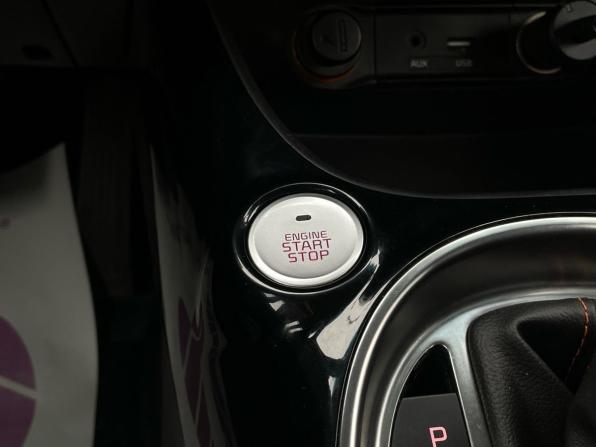 Kia Soul II Рестайлинг с пробегом 2017 года, цена 1 380 000 рублей, 168700 км, хэтчбек, Автокод Объявления