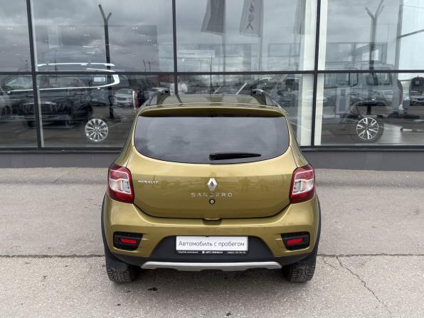Renault Sandero II с пробегом 2017 года, цена 945 000 рублей, 102321 км, хэтчбек, Автокод Объявления