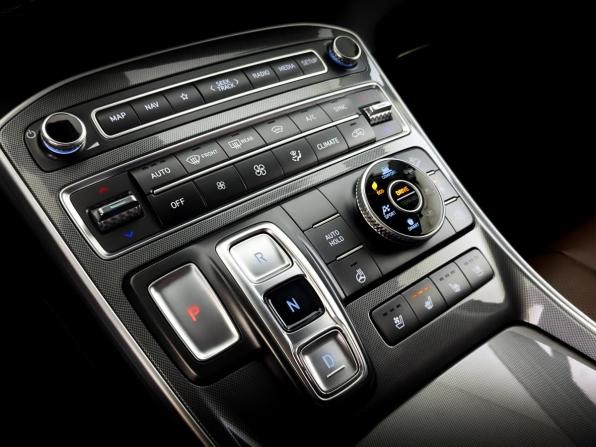 Hyundai Santa Fe IV Рестайлинг с пробегом 2022 года, цена 3 710 000 рублей, 87038 км, внедорожник, Автокод Объявления