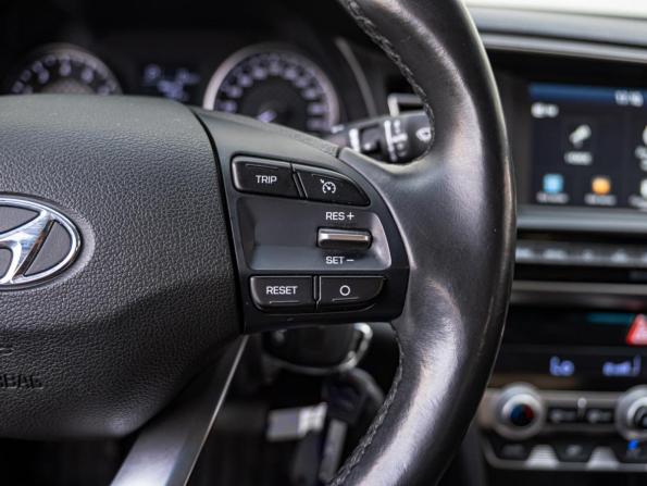Hyundai Elantra VI (AD) Рестайлинг с пробегом 2019 года, цена 1 700 000 рублей, 131971 км, седан, Автокод Объявления
