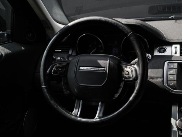 Land Rover Range Rover Evoque I Рестайлинг с пробегом 2017 года, цена 2 490 000 рублей, 102000 км, внедорожник, Автокод Объявления