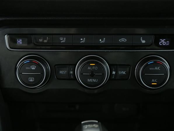 Volkswagen Tiguan II с пробегом 2017 года, цена 1 975 000 рублей, 142000 км, внедорожник, Автокод Объявления