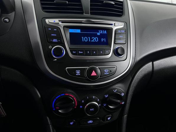 Hyundai Solaris I Рестайлинг с пробегом 2015 года, цена 1 050 000 рублей, 151000 км, седан, Автокод Объявления