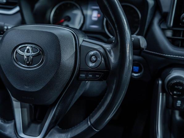 Toyota RAV4 V (XA50) с пробегом 2021 года, цена 3 100 000 рублей, 102230 км, внедорожник, Автокод Объявления