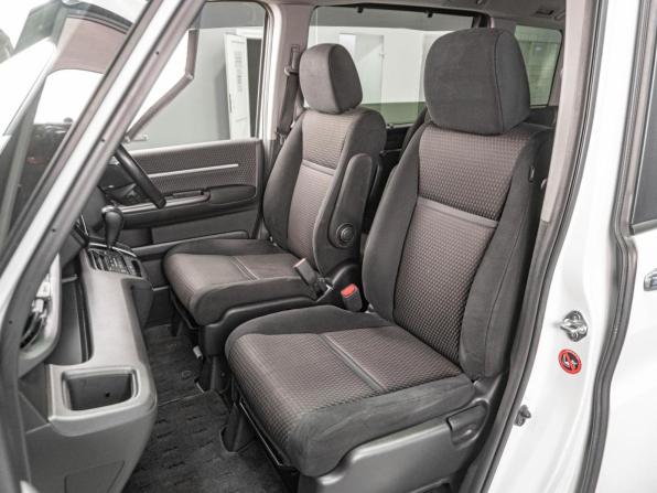 Honda Stepwgn V с пробегом 2016 года, цена 1 829 000 рублей, 152036 км, минивэн, Автокод Объявления