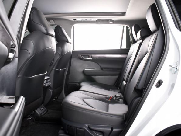 Toyota Highlander IV (XU70) с пробегом 2026 года, цена 5 274 995 рублей, 24 км, внедорожник, Автокод Объявления