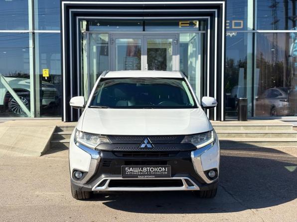 Mitsubishi Outlander III Рестайлинг 3 с пробегом 2021 года, цена 2 299 000 рублей, 117774 км, внедорожник, Автокод Объявления