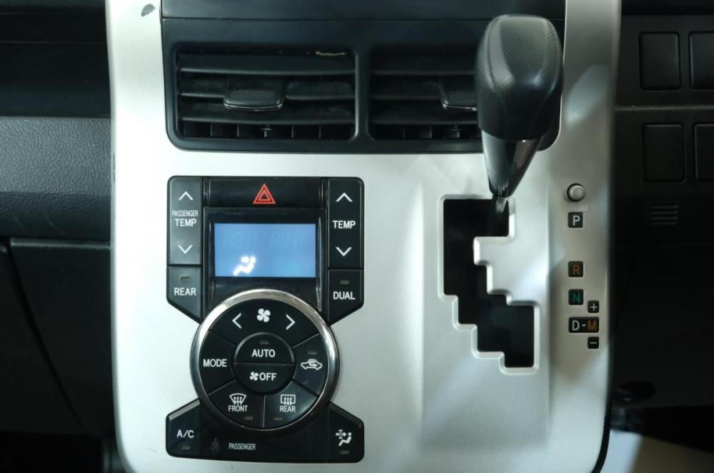 Toyota Noah II (R70) Омск  - изображение 14