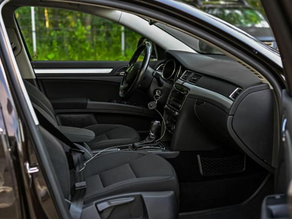 Skoda Superb II Рестайлинг с пробегом 2014 года, цена 1 000 000 рублей, 221774 км, лифтбек, Автокод Объявления