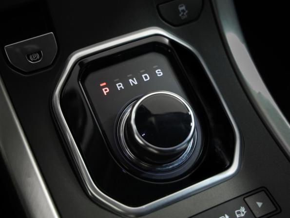 Land Rover Range Rover Evoque I Рестайлинг с пробегом 2018 года, цена 2 299 000 рублей, 182142 км, внедорожник, Автокод Объявления