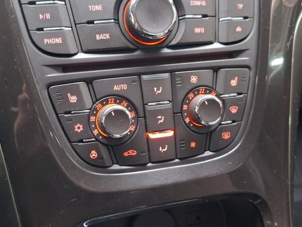 Opel Astra J Рестайлинг с пробегом 2014 года, цена 655 000 рублей, 214058 км, универсал, Автокод Объявления