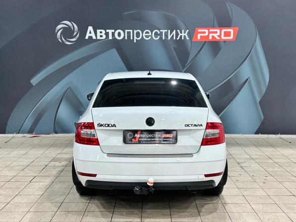 Skoda Octavia III (A7) Рестайлинг с пробегом 2017 года, цена 1 198 000 рублей, 160000 км, лифтбек, Автокод Объявления