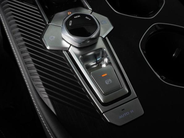 Changan UNI-K с пробегом 2023 года, цена 2 930 000 рублей, 3272 км, внедорожник, Автокод Объявления