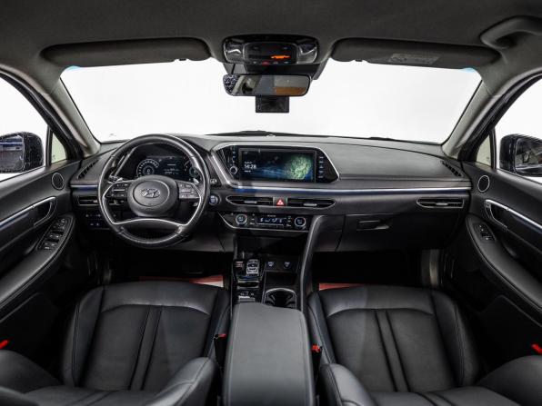 Hyundai Sonata VIII (DN8) с пробегом 2022 года, цена 2 100 000 рублей, 69549 км, седан, Автокод Объявления