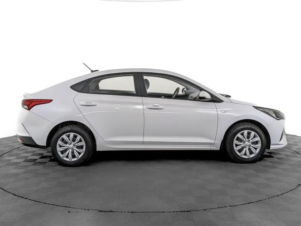 Hyundai Solaris II Рестайлинг с пробегом 2022 года, цена 1 495 000 рублей, 70359 км, седан, Автокод Объявления