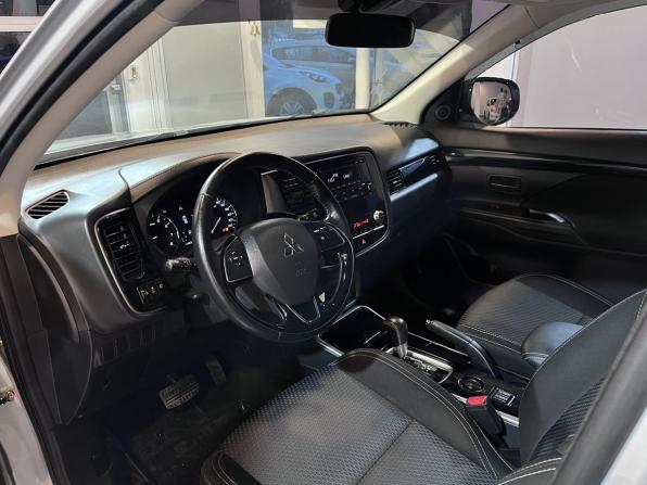 Mitsubishi Outlander III Рестайлинг 3 с пробегом 2021 года, цена 1 990 000 рублей, 114830 км, внедорожник, Автокод Объявления