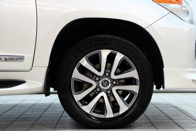 Toyota Land Cruiser 200 Series Рестайлинг 1 с пробегом 2015 года, цена 4 600 000 рублей, 190337 км, внедорожник, Автокод Объявления