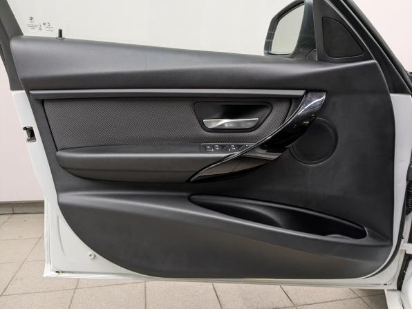 BMW 3 серии VI (F3x) Рестайлинг с пробегом 2017 года, цена 2 000 000 рублей, 95200 км, седан, Автокод Объявления