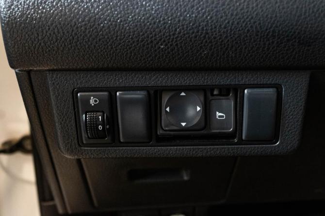 Nissan Tiida I Рестайлинг с пробегом 2011 года, цена 699 000 рублей, 69017 км, хэтчбек, Автокод Объявления