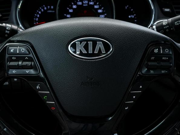 Kia Ceed II Рестайлинг с пробегом 2017 года, цена 1 260 000 рублей, 125411 км, хэтчбек, Автокод Объявления
