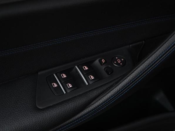 BMW 5 серии VII (G30/G31/G38) Рестайлинг с пробегом 2021 года, цена 4 199 999 рублей, 144191 км, седан, Автокод Объявления