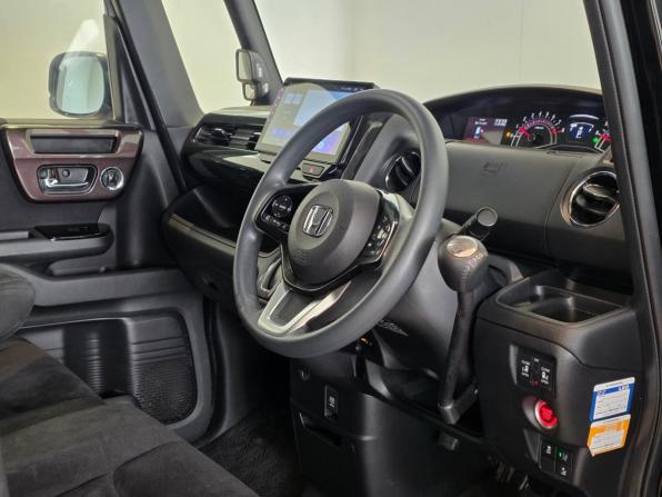 Honda N-BOX II с пробегом 2018 года, цена 1 147 000 рублей, 142356 км, минивэн, Автокод Объявления