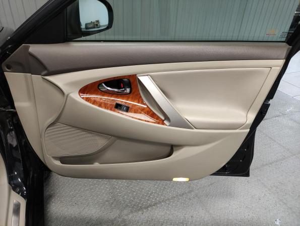 Toyota Camry VI (XV40) Рестайлинг с пробегом 2010 года, цена 1 115 000 рублей, 233265 км, седан, Автокод Объявления