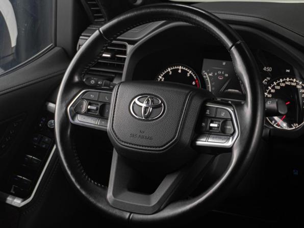 Toyota Land Cruiser 300 Series с пробегом 2023 года, цена 12 305 000 рублей, 72716 км, внедорожник, Автокод Объявления