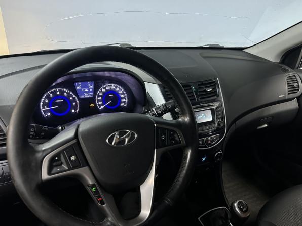Hyundai Solaris I Рестайлинг с пробегом 2015 года, цена 860 000 рублей, 161874 км, хэтчбек, Автокод Объявления