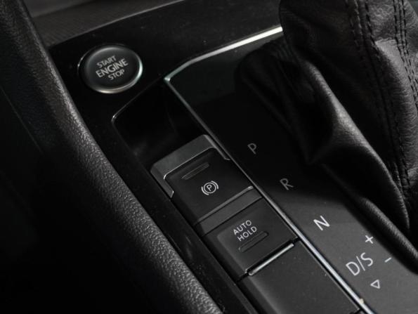 Volkswagen Tiguan II с пробегом 2017 года, цена 1 999 000 рублей, 123092 км, внедорожник, Автокод Объявления