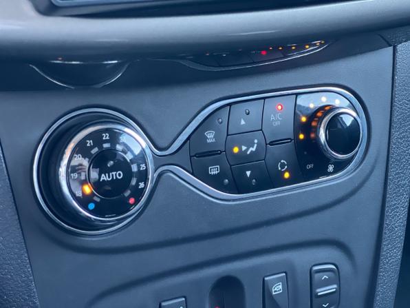 Renault Sandero II Рестайлинг с пробегом 2020 года, цена 1 039 000 рублей, 89600 км, хэтчбек, Автокод Объявления