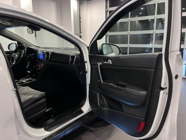 Kia Sportage IV Рестайлинг с пробегом 2018 года, цена 2 275 000 рублей, 93830 км, внедорожник, Автокод Объявления