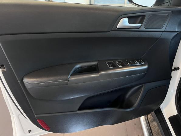 Kia Sportage IV Рестайлинг с пробегом 2021 года, цена 2 650 000 рублей, 85212 км, внедорожник, Автокод Объявления