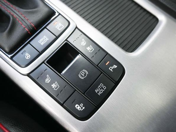 Kia Optima IV Рестайлинг с пробегом 2018 года, цена 2 099 900 рублей, 82231 км, седан, Автокод Объявления